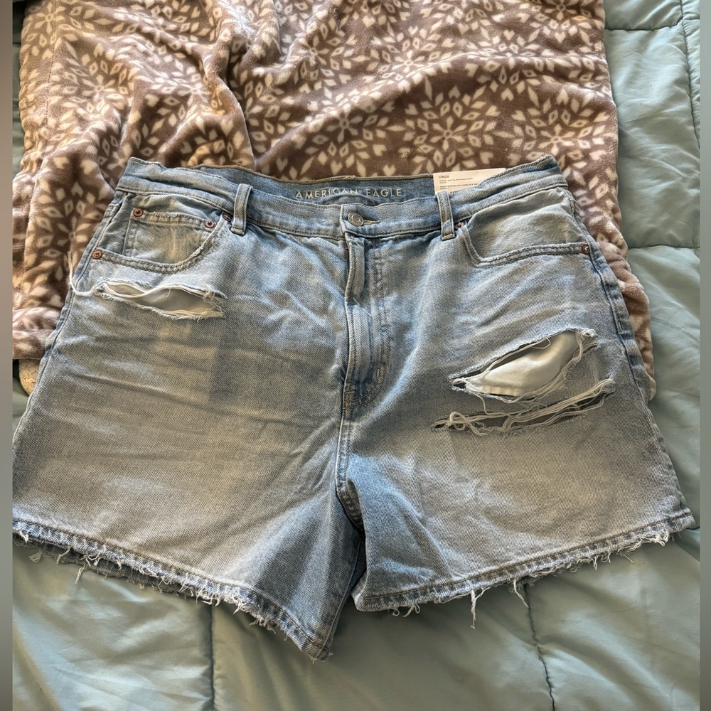 NWT AE strigid highest rise 90’s boyfriend short